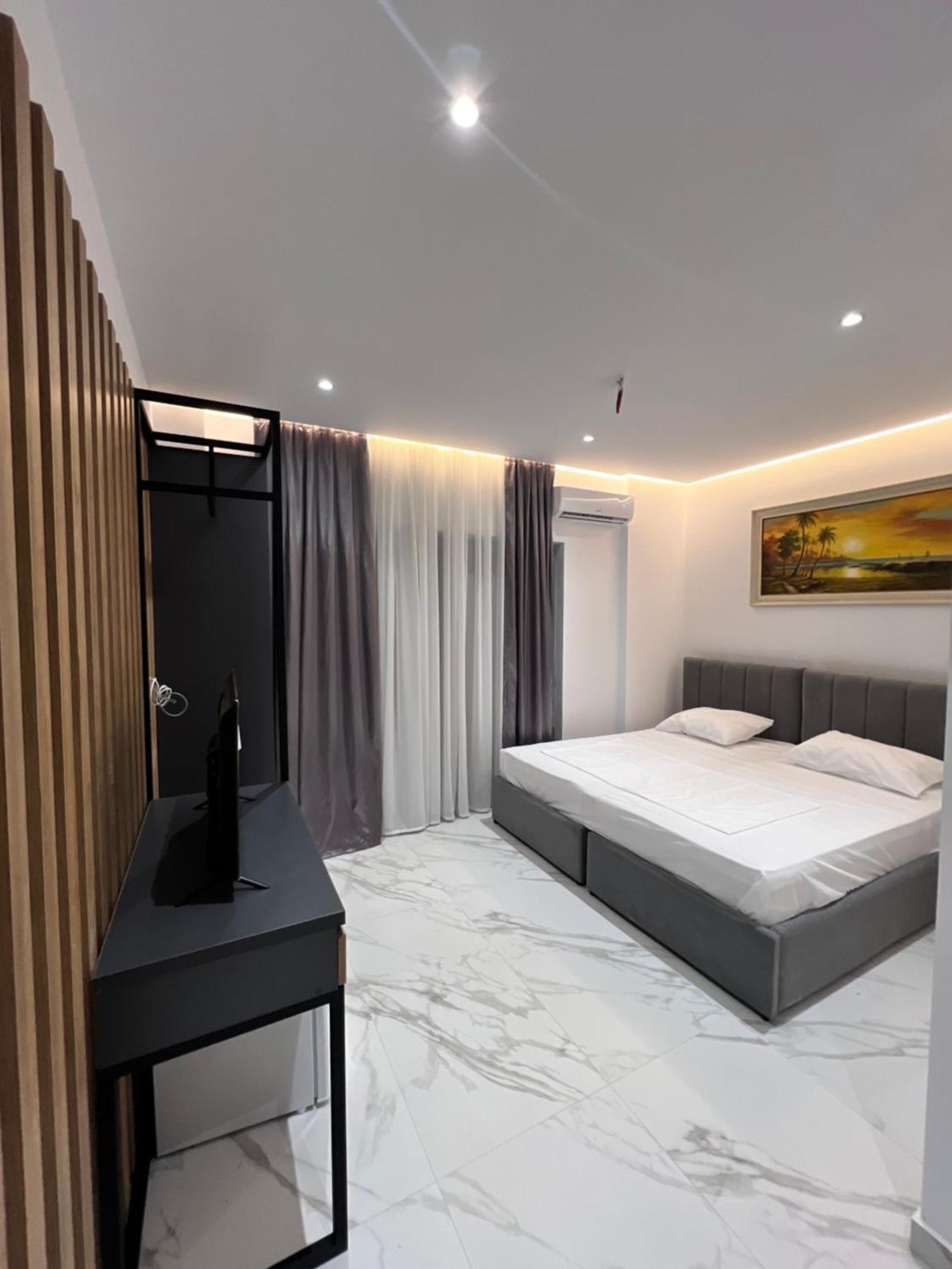 Lezet Hotel Sarandë