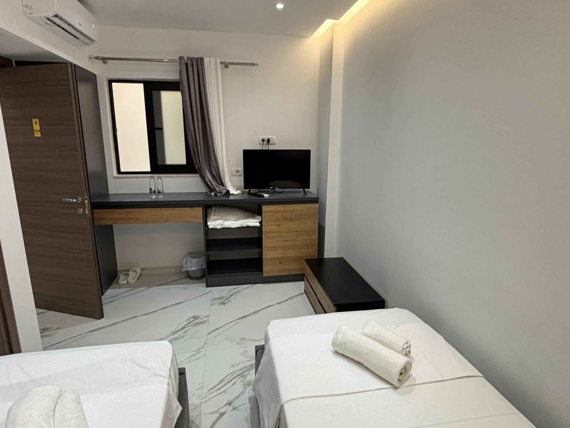 Lezet Hotel Sarandë